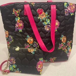 New 💝Betsey Johnson s Black Floral Quilted purse & small pochette tote carry all